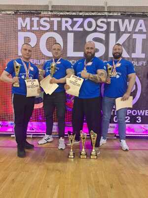 policjanci podczas zawodów