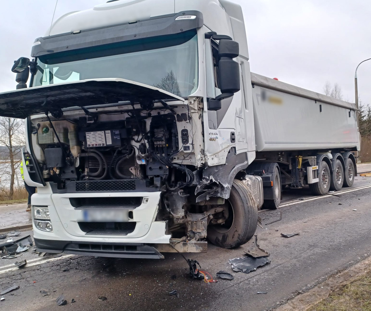 zniszczone w zdarzeniu auta