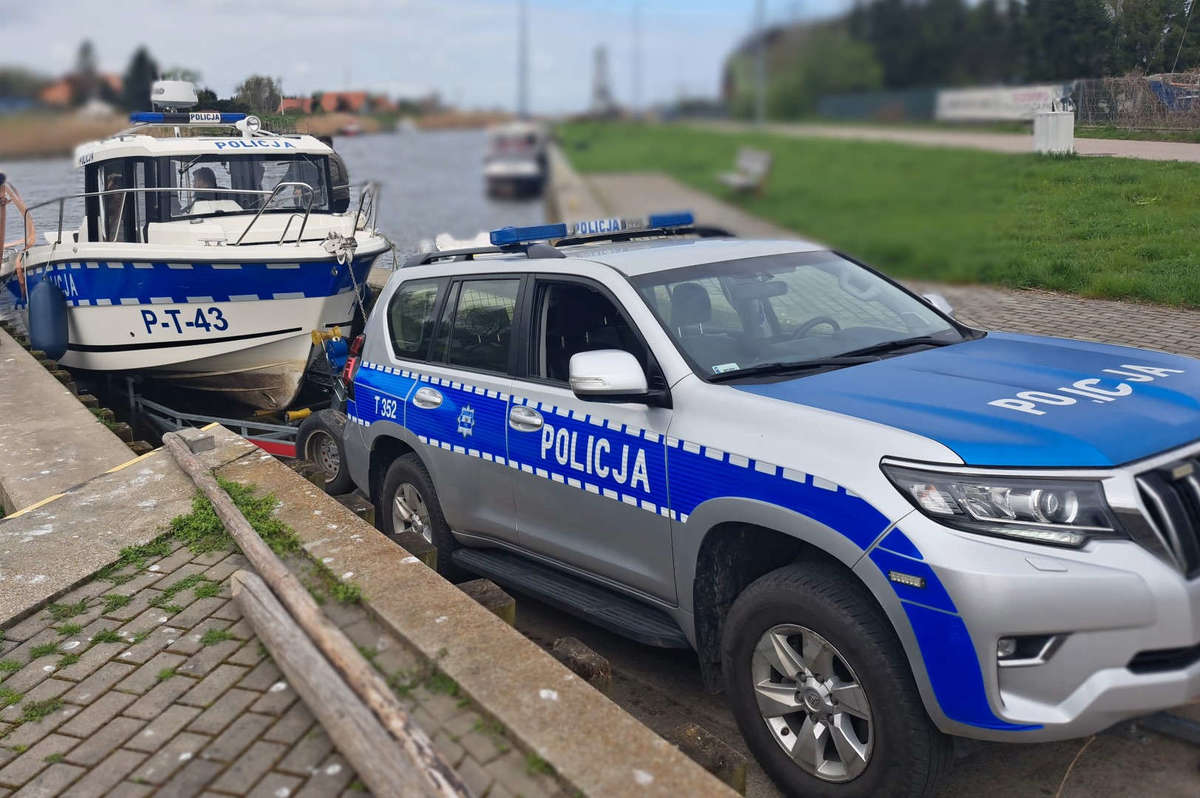 Policyjna łódź Komendy Powiatowej Policji w Braniewie