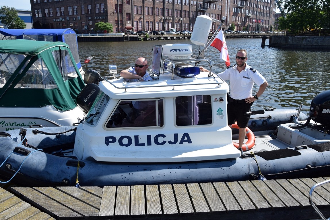 Policyjna łódź Komendy Miejskiej Policji w Elblągu