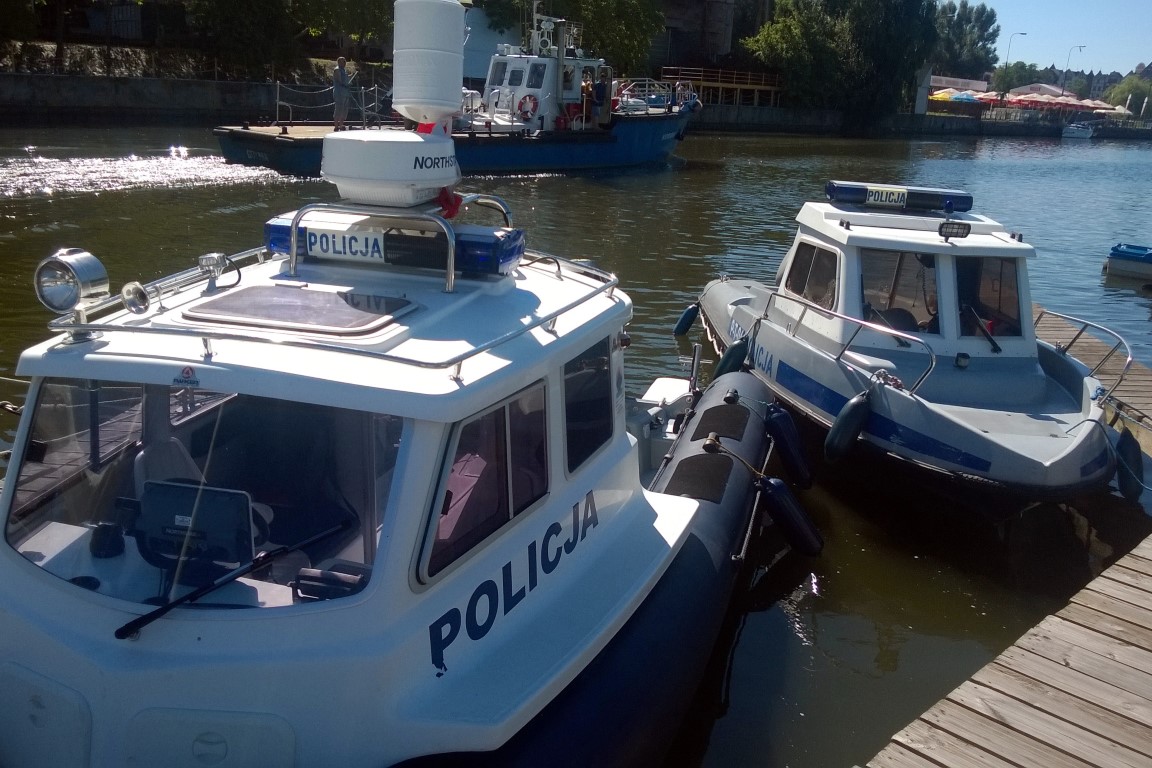 Policyjna łódź Komendy Miejskiej Policji w Elblągu
