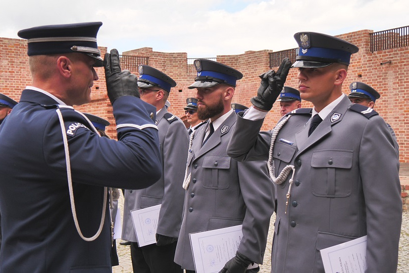 Uczestnicy obchodów Święta Policji w Działdowie