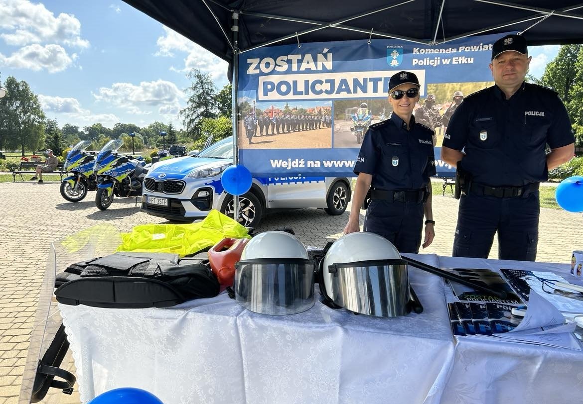 Uczestnicy obchodów Święta Policji w Ełku