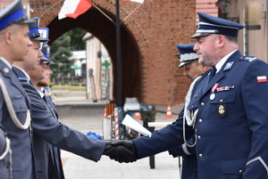 st. post. Patryk Jastrzębowski otrzymuje awans od Komendanta Powiatowego Policji w Bartoszycach