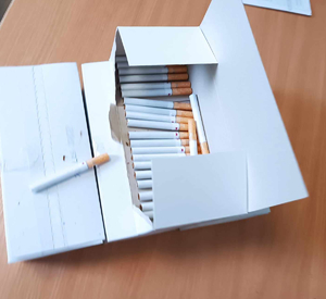 Zabezpieczone papierosy w kartonie