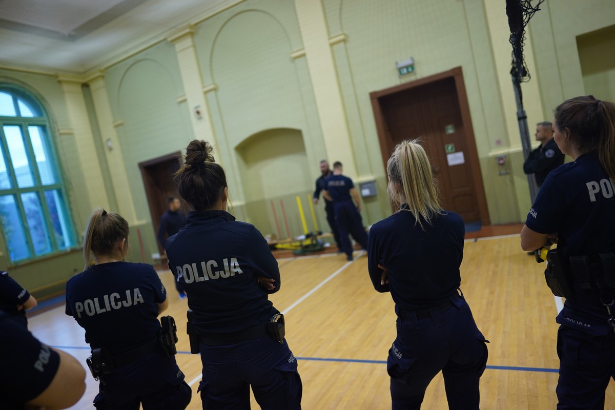 policjantki podczas szkolenia