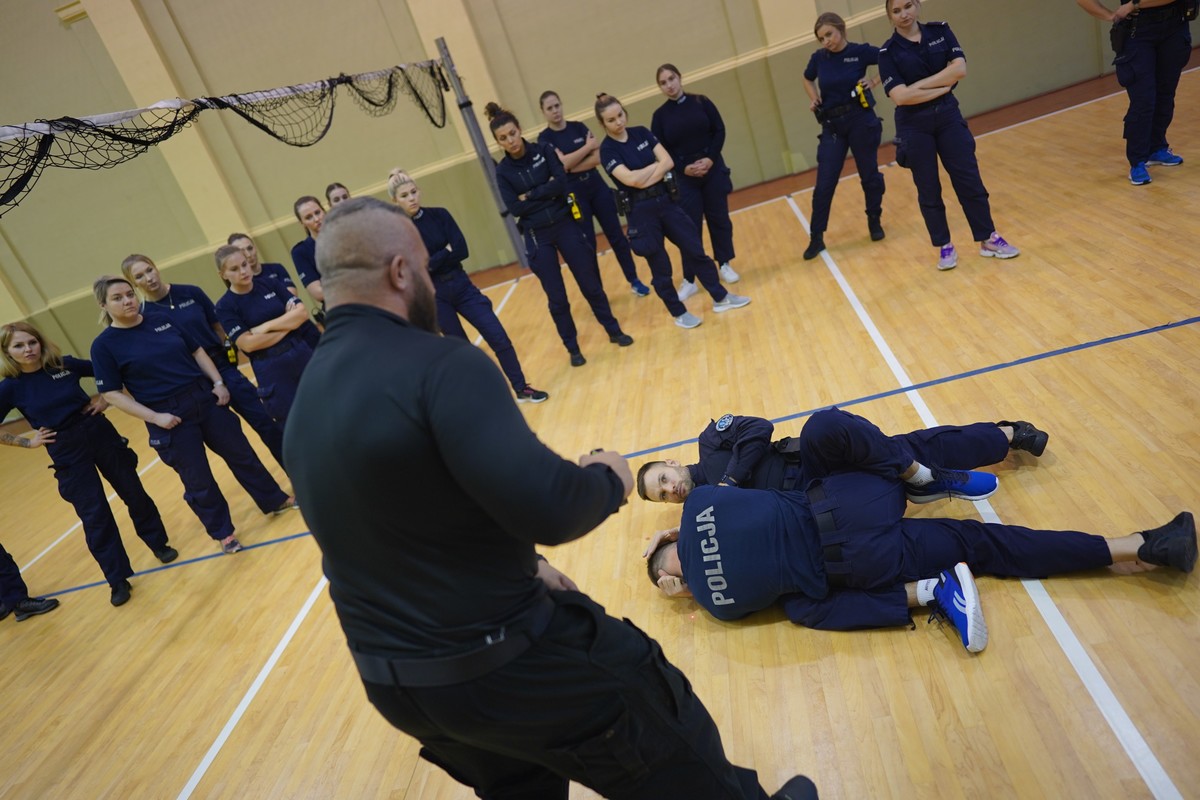 policjantki podczas szkolenia