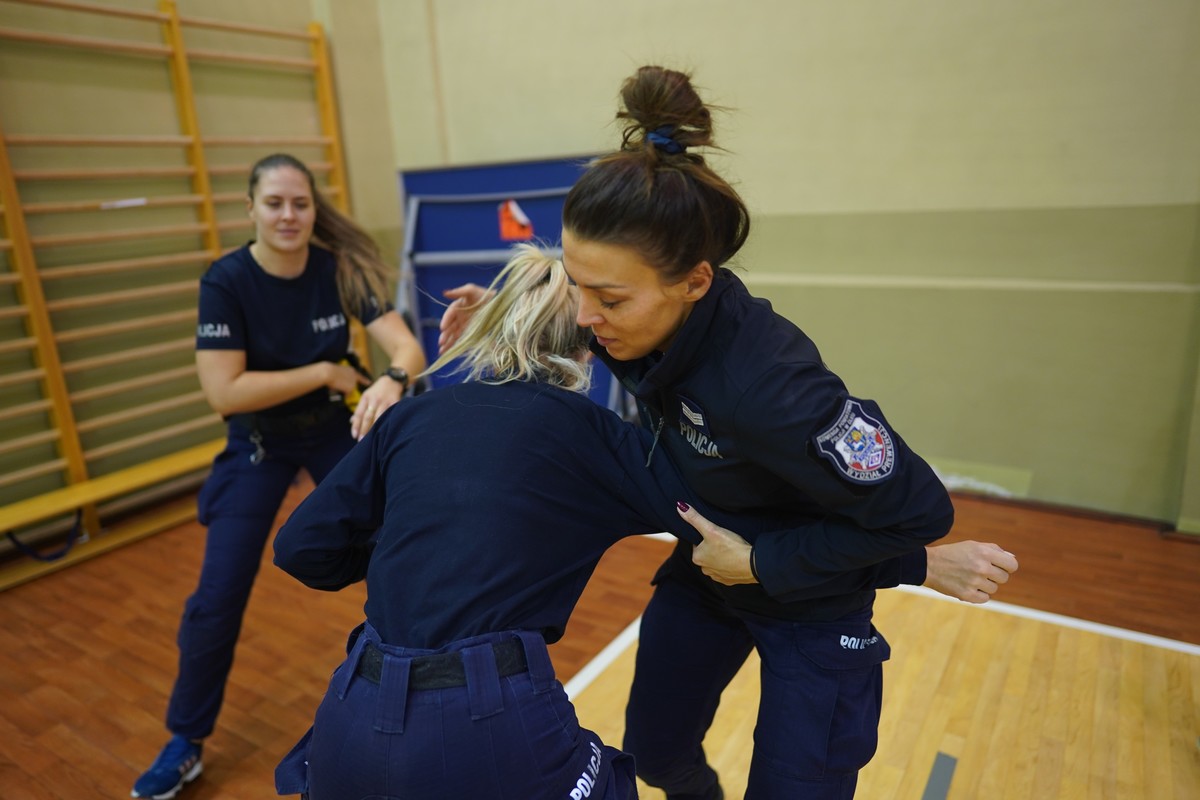 policjantki podczas szkolenia