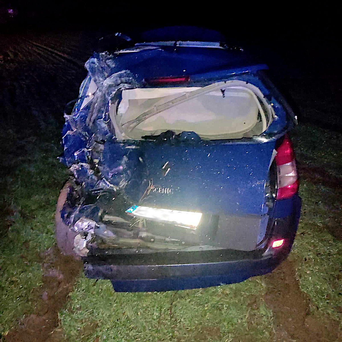 miejsce zdarzenia i uszkodzone auta