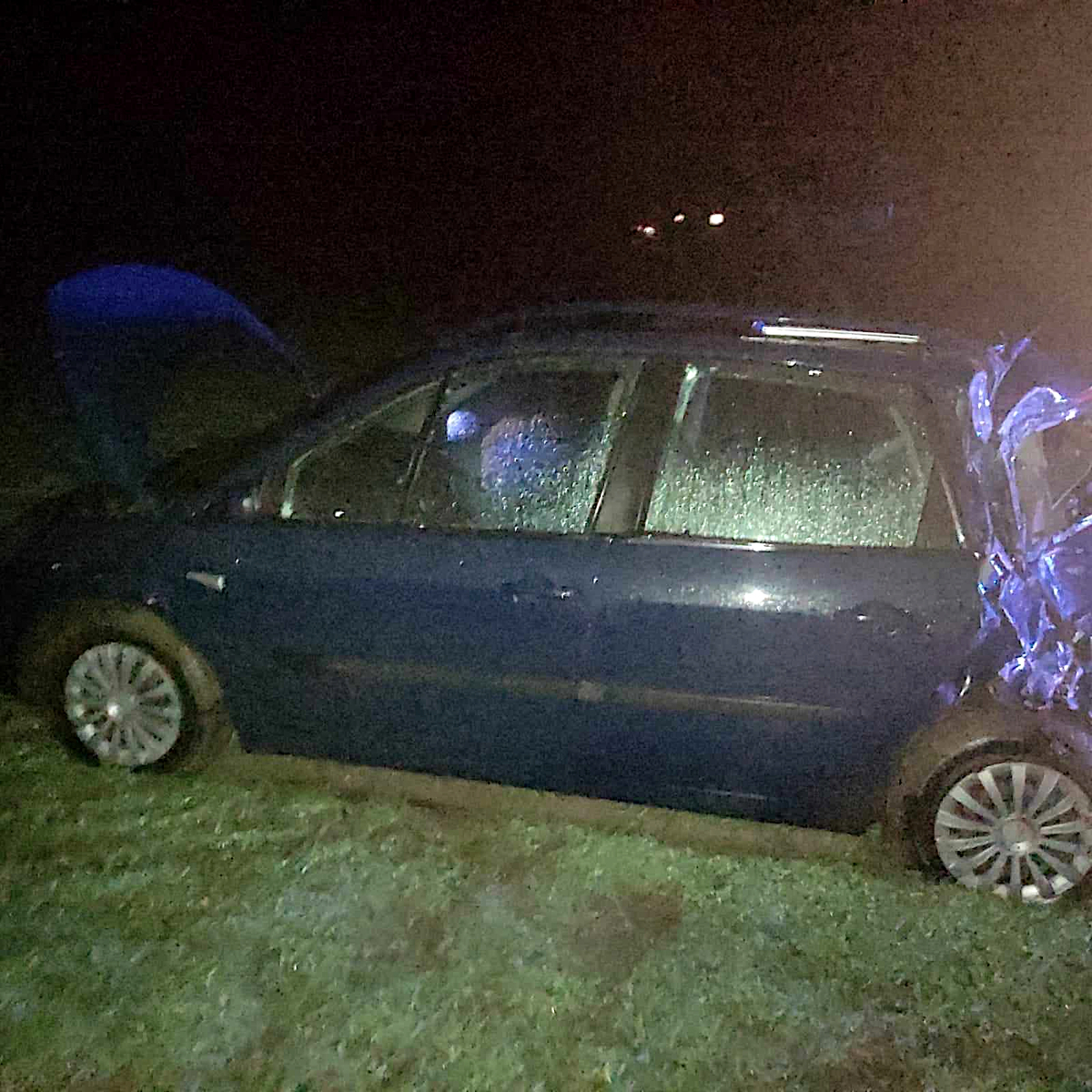 miejsce zdarzenia i uszkodzone auta