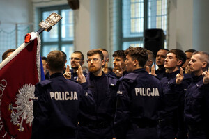 Uczestnicy uroczystego ślubowania