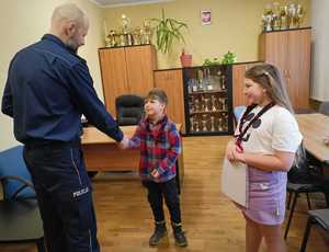 Antoni i Hanna z komendantem