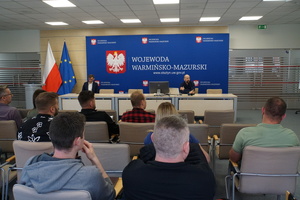 Policjanci biorący udział w szkoleniu