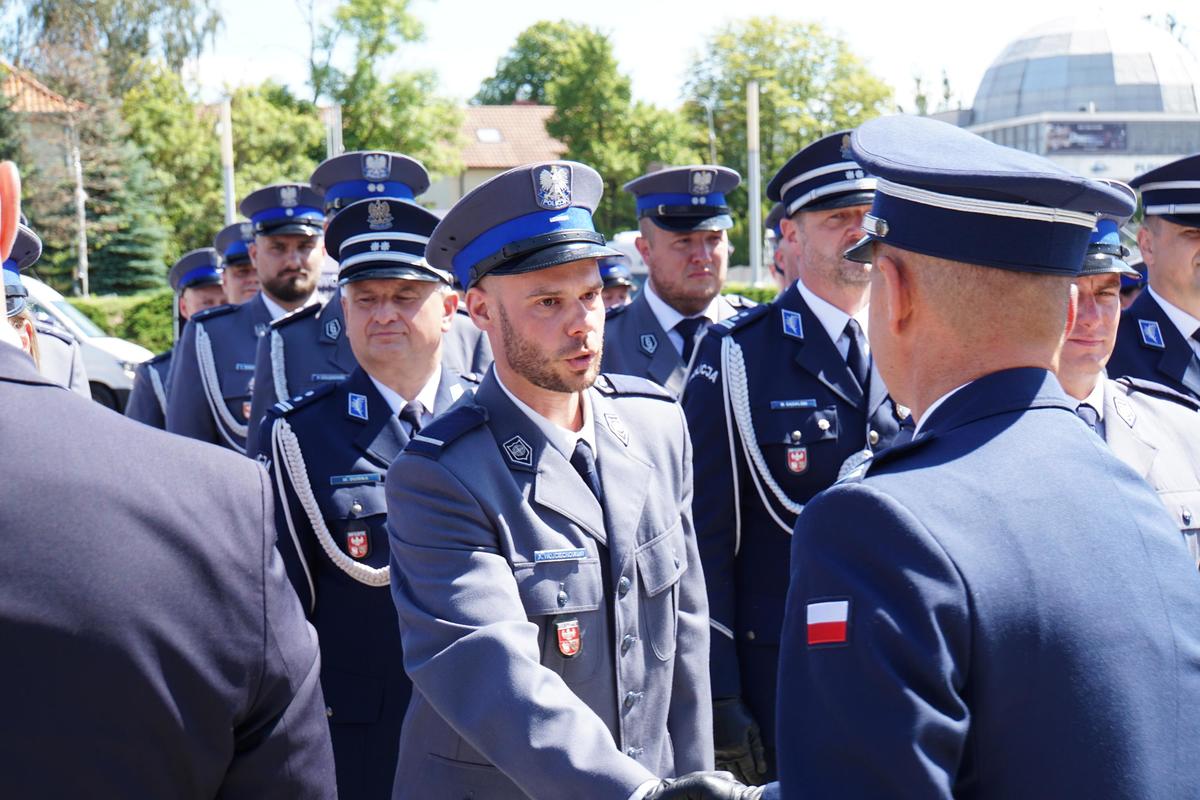 funkcjonariusze podczas uroczystości