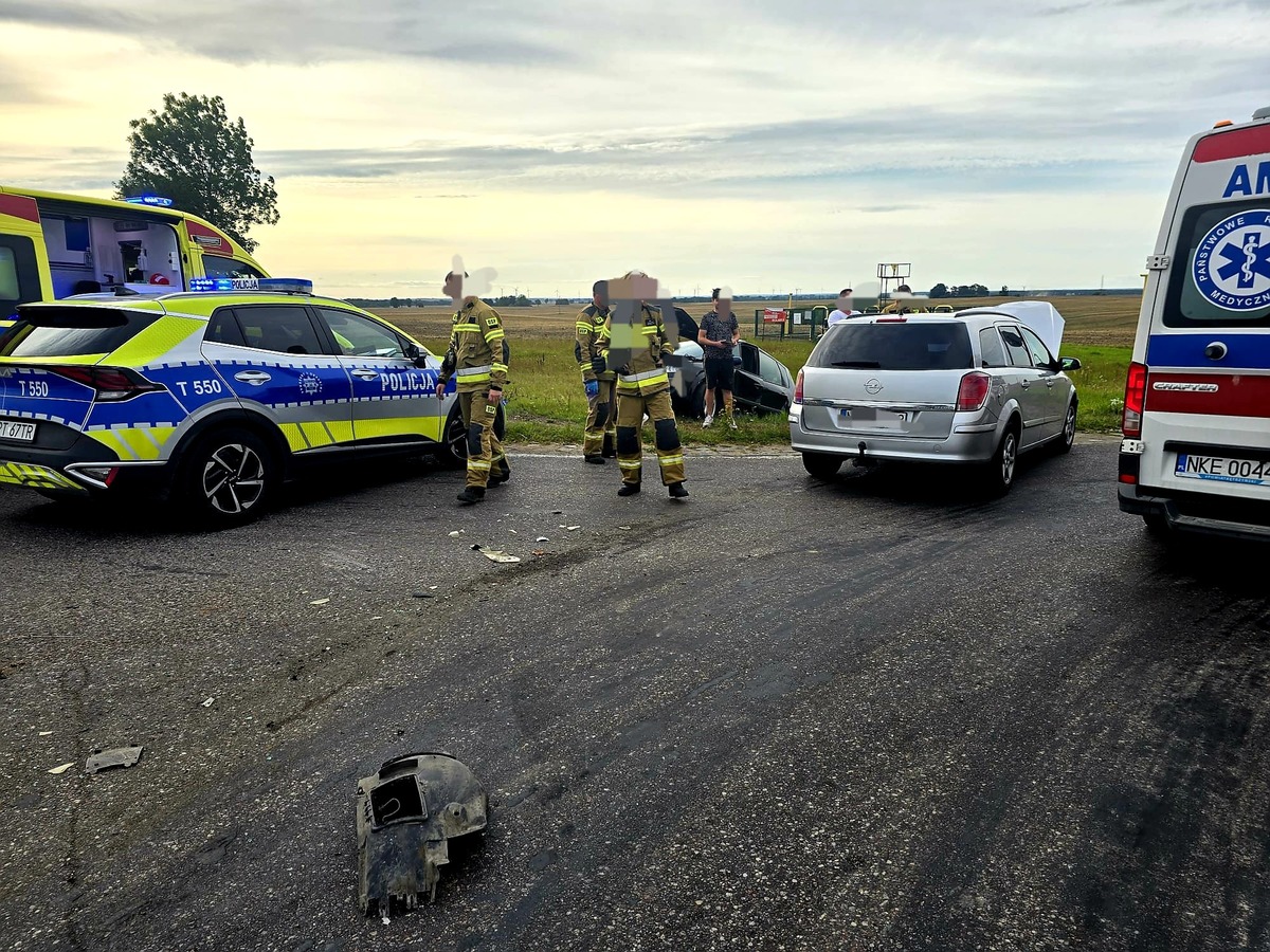 miejsce wypadku i służby pracujące na miejscu