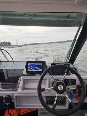 policyjne działania na jeziorze