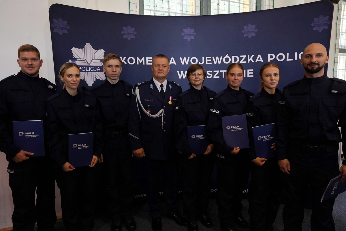 Policjanci podczas uroczystej zbiórki