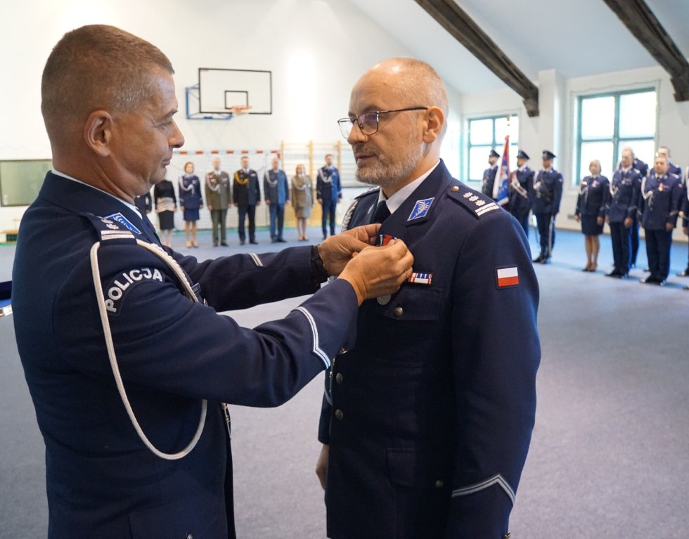 Zdjęcie przedstawia uczestników uroczystości powołania na stanowiska Zastępców Komendanta Wojewódzkiego Policji w Olsztynie.