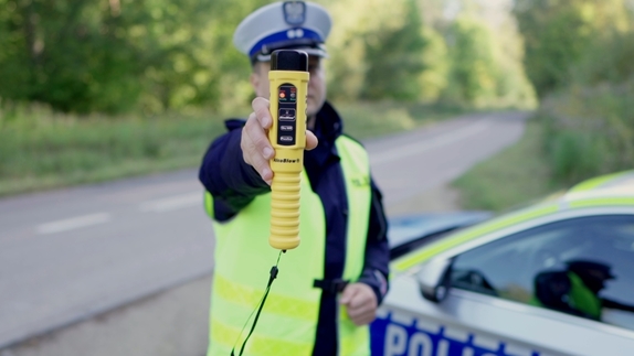 policjant z alcoblow