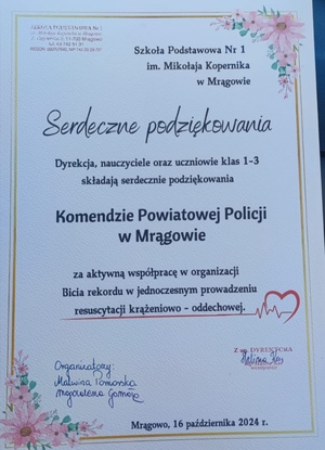 Zdjęcie przedstawia podziękowania Komendzie Powiatowej Policji w Mrągowie.