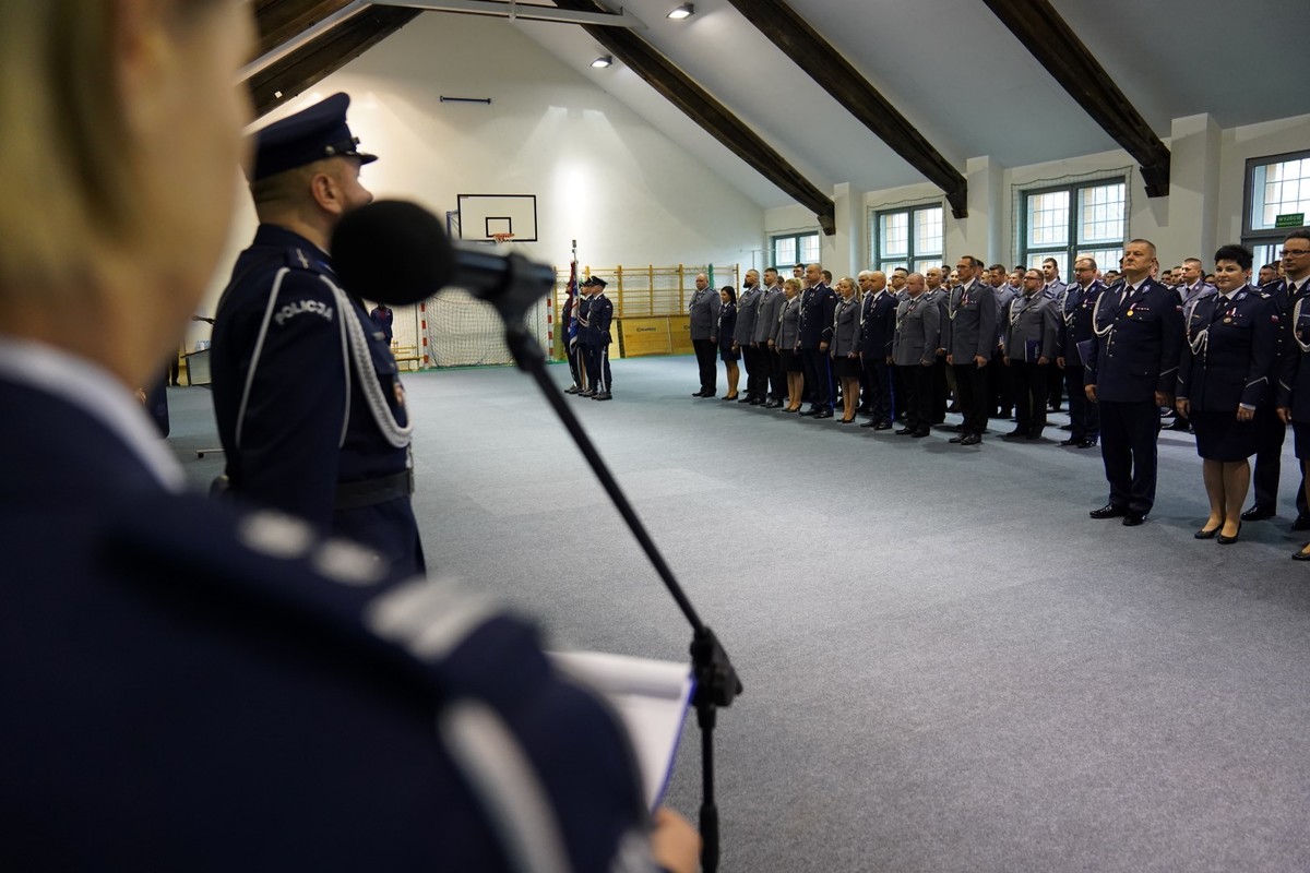 Zdjęcie przedstawia uczestników uroczystości