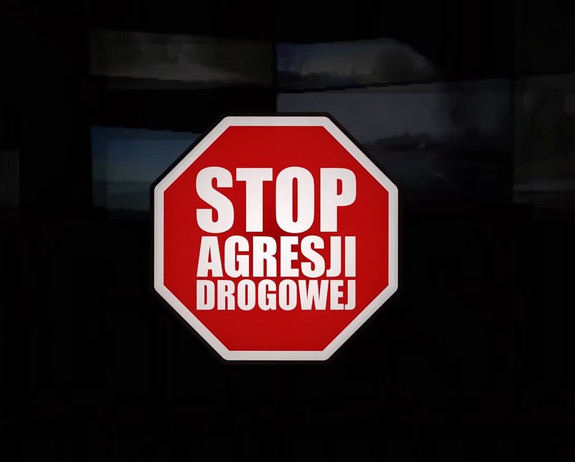 Napis &quot;Stop Agresji Drogowej&quot;