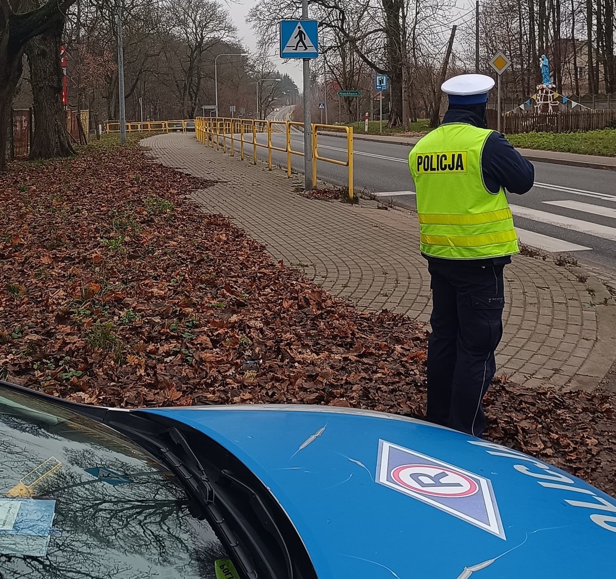 Policjant kontrolujący prędkość