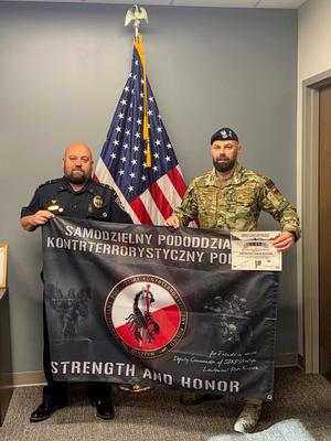 Funkcjonariusz podczas szkolenia SWAT