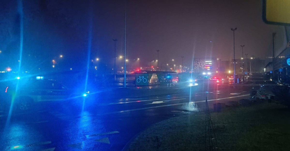 Miejsce zloty zabezpieczane przez policjantów