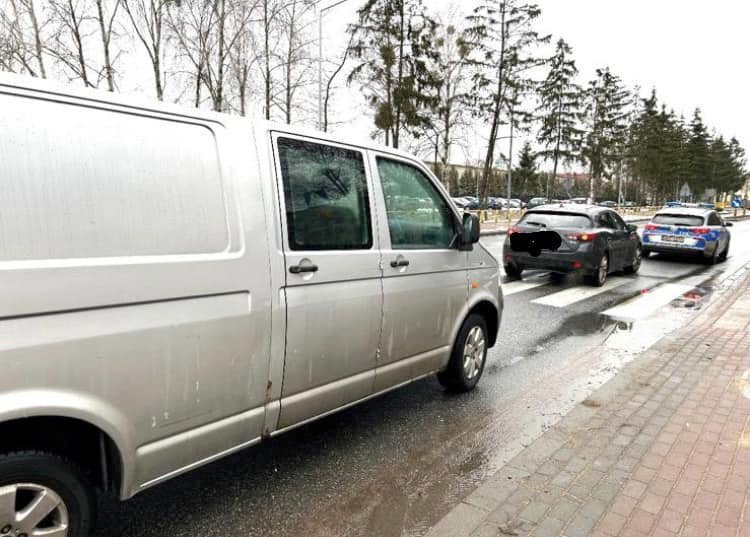 Miejsce zdarzenia drogowego. Pojazdy uczestniczące w zdarzeniu drogowym.