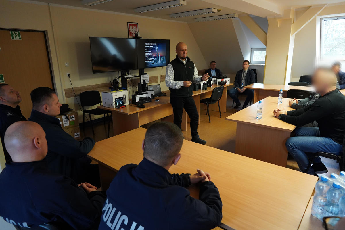 policjanci podczas szkolenia