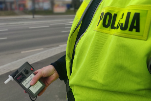 Policjant i alkomat