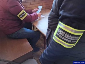 Policjant i strażnik graniczny