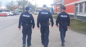 Policjanci podczas patrolu