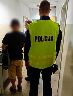 Policjanci i mężczyzna