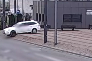 Samochód na torowisku