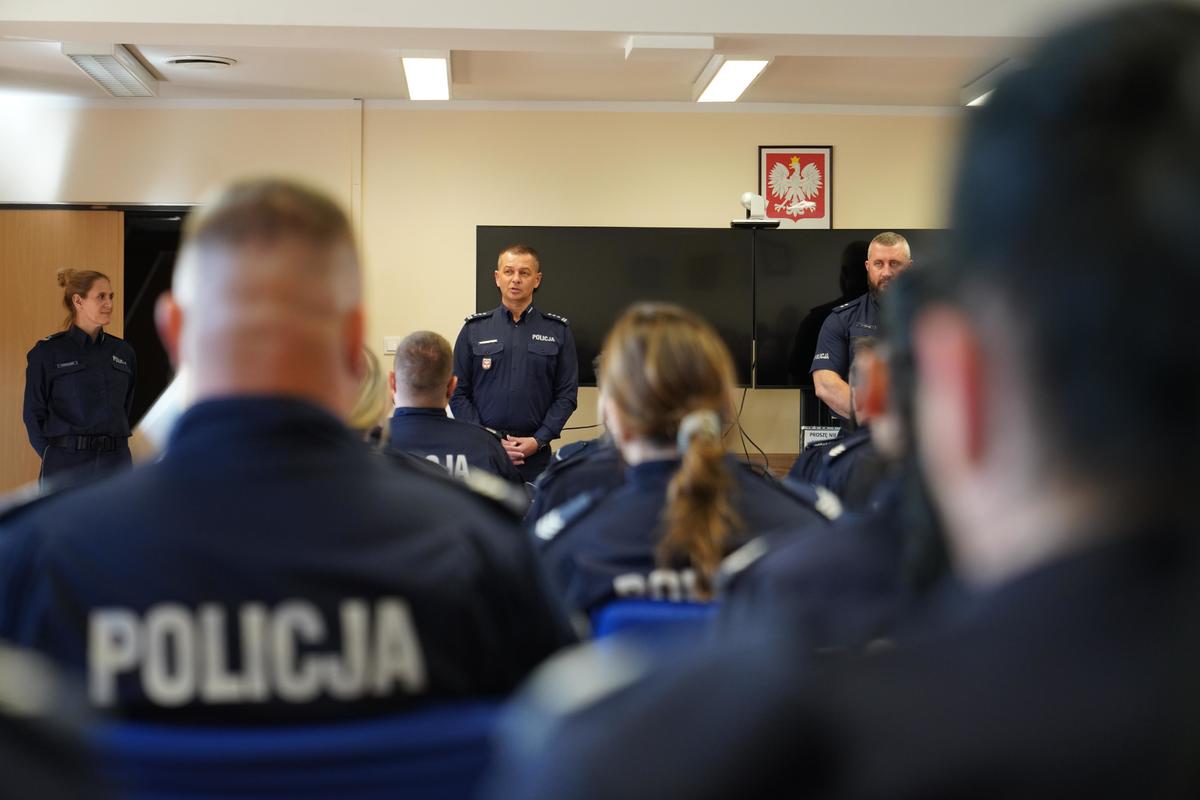 Policjanci podczas zakończenia kursu
