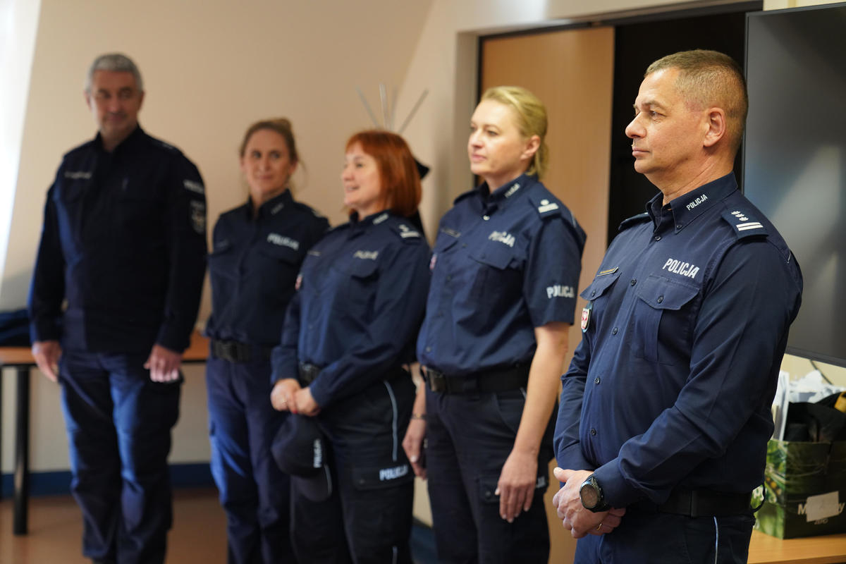 Policjanci podczas zakończenia kursu
