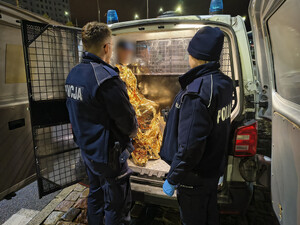 pomoc policjantów dla seniora