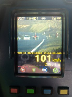 Zrzut ekranu z ręcznego miernika prędkości