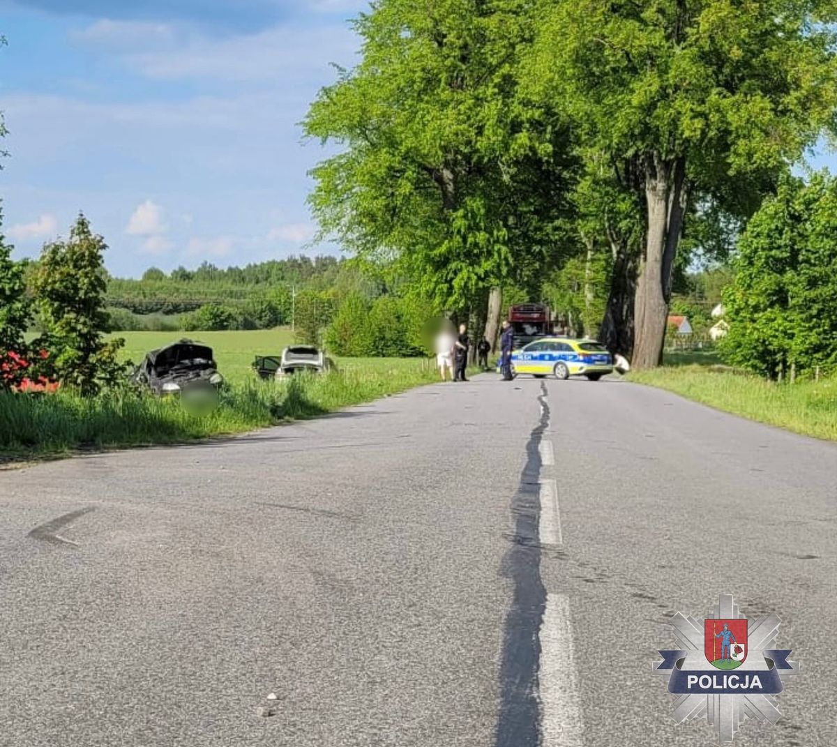 Miejsce zdarzenia wraz ze zniszczonymi autami