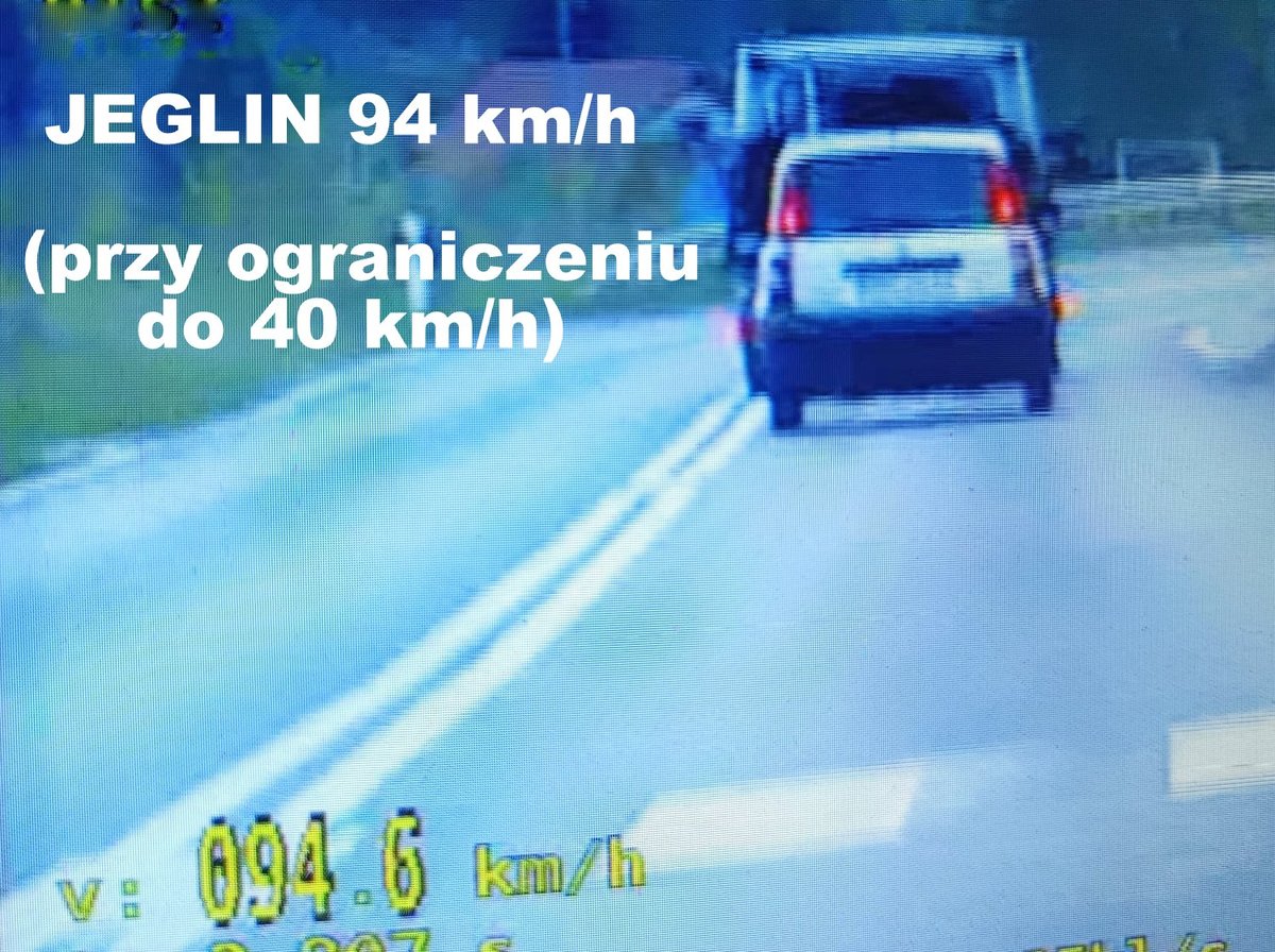 Zrzut ekrany na którym znajduje się pojazd