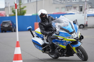 policjanci podczas szkolenia