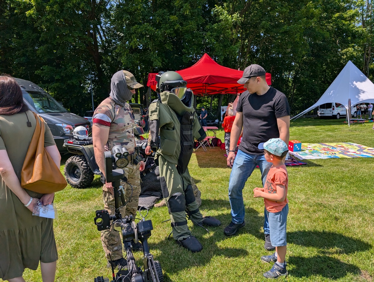 Policjanci na festynie „TatoRugbyLato”