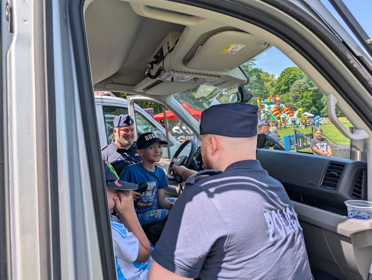 Policjanci na festynie „TatoRugbyLato”