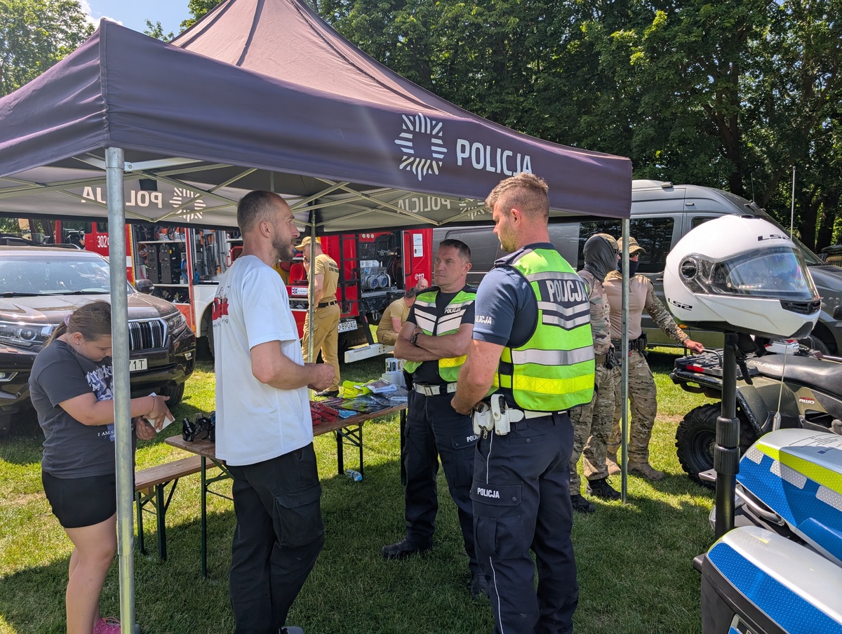 Policjanci na festynie „TatoRugbyLato”