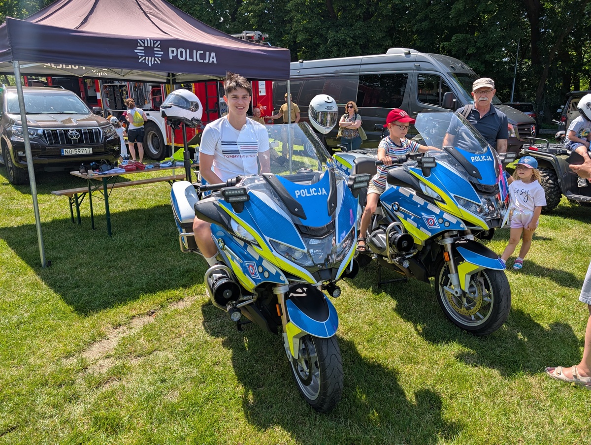 Policjanci na festynie „TatoRugbyLato”