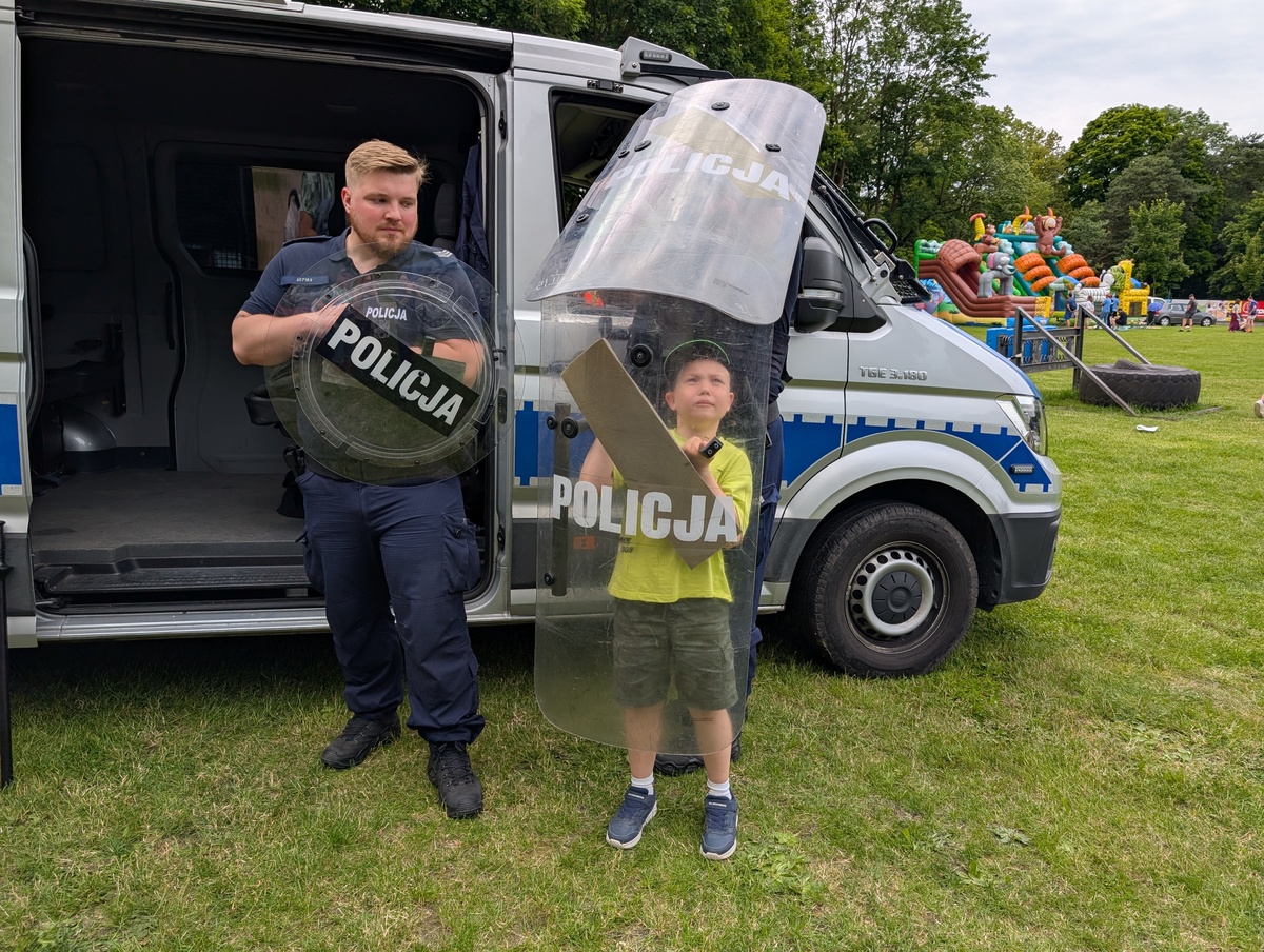 Policjanci na festynie „TatoRugbyLato”