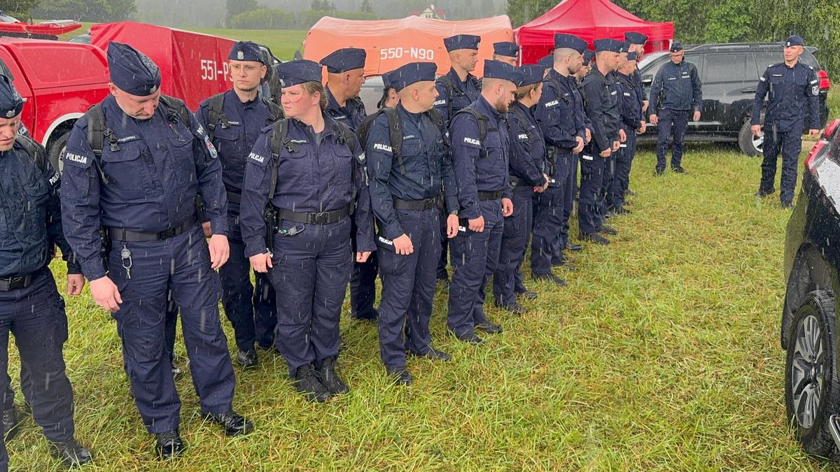 Policjanci podczas odprawy