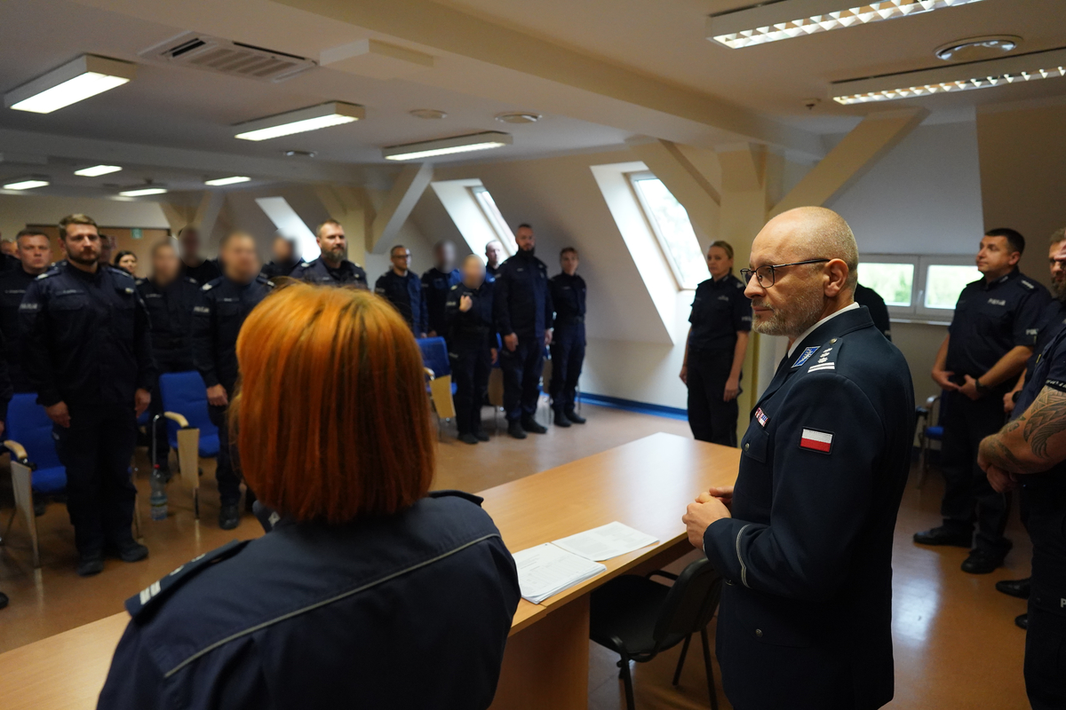 Funkcjonariusze podczas zakończenia kursu